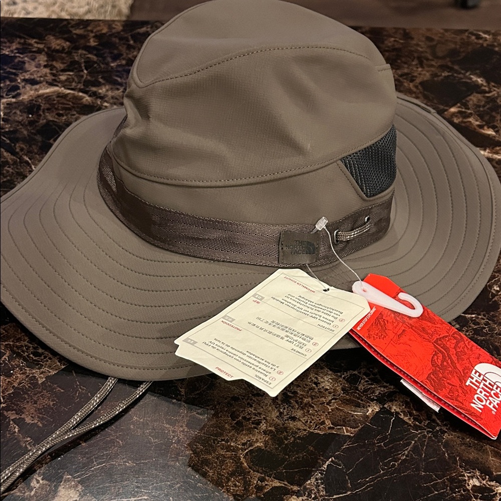 The North Face hat unisex